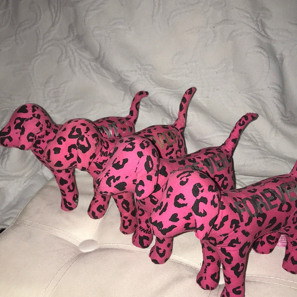 4 Victoria’s Secret PINK Dogs
